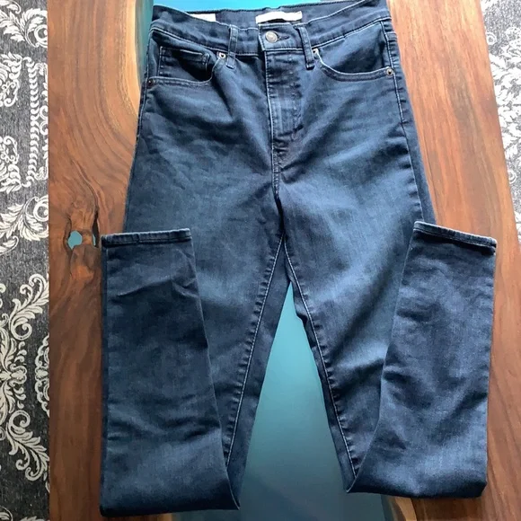 Levi’s - Picture 4 of 7